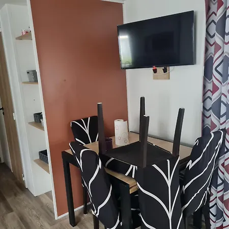 Campsite Mobil-home En Proche De La *